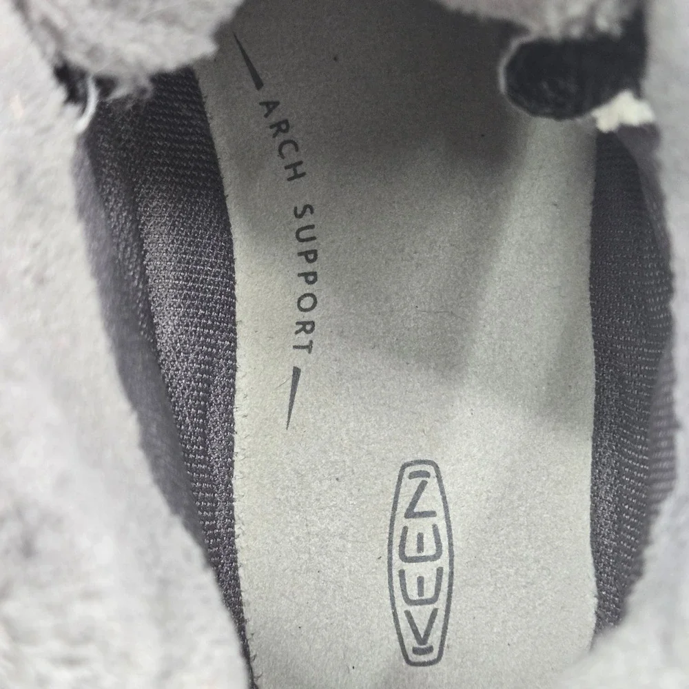 KEEN Kids Knotch Chukka Insulated Winter Snow Boots Navy Grey Size 2 Toddler EUC